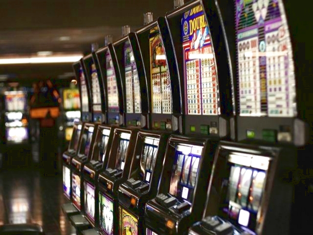  В казино Tigre de Cristal в Приморье начали  установку игровых автоматов 